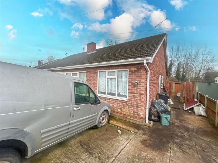 2 Bedroom Semi Detached Bungalow For Sale In Ramplings Avenue, Clacton-On-Sea, CO15