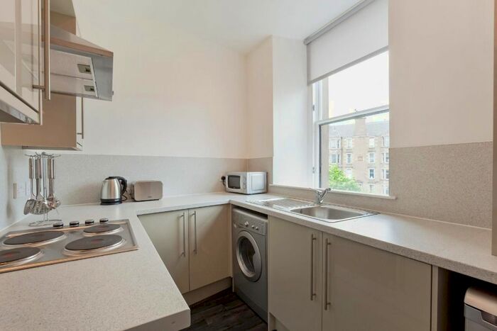 2 Bedroom Flat To Rent In Perth Road, West End, Dundee, DD2