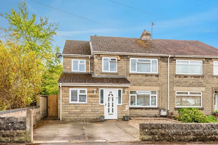 4 Bedroom Semi Detached House For Sale In Collett Avenue, Swindon, Wiltshire, SN2