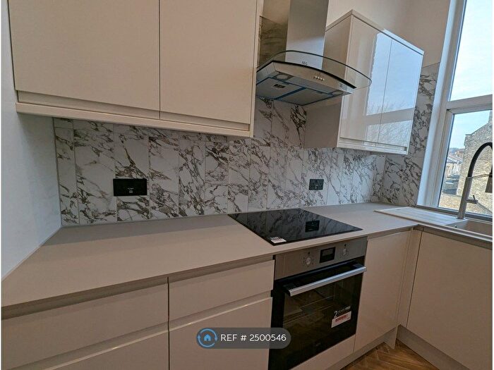 2 Bedroom Flat To Rent In Rosemont Road, London, NW3