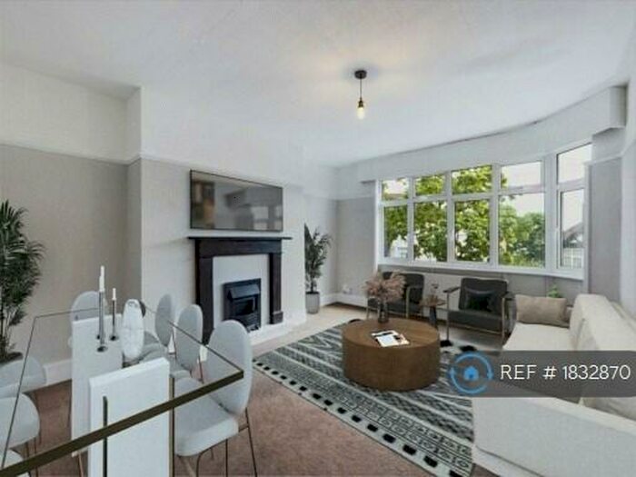 2 Bedroom Maisonette To Rent In Ashtree Dell, London, NW9