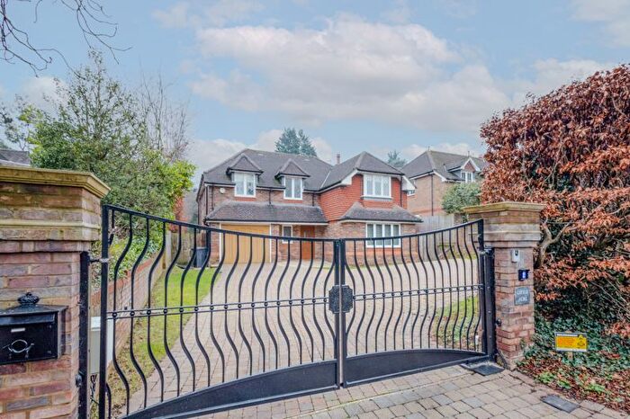 5 Bedroom Detached House To Rent In Goodyers Avenue, Radlett, WD7