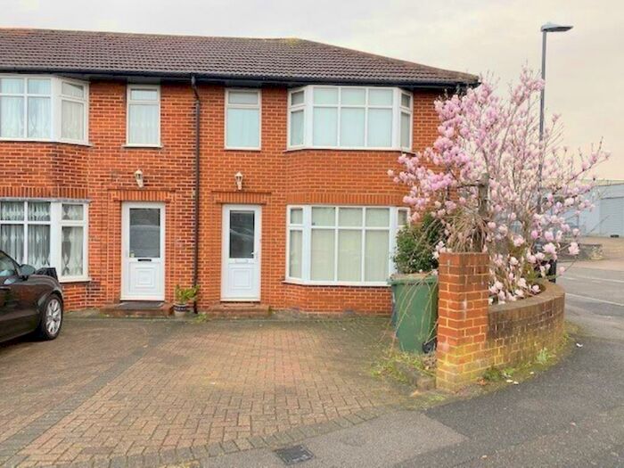 2 Bedroom End Of Terrace House To Rent In Honeypot Lane, Stanmore, Middlesex, HA7