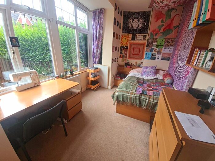 10 Bedroom House To Rent In Headingley Avenue, Leeds, LS6