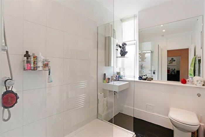 1 Bedroom Flat To Rent In Eccleston Square, London, SW1V