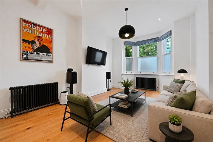 3 Bedroom Property For Sale In Frithville Gardens, Shepherd's Bush, W12