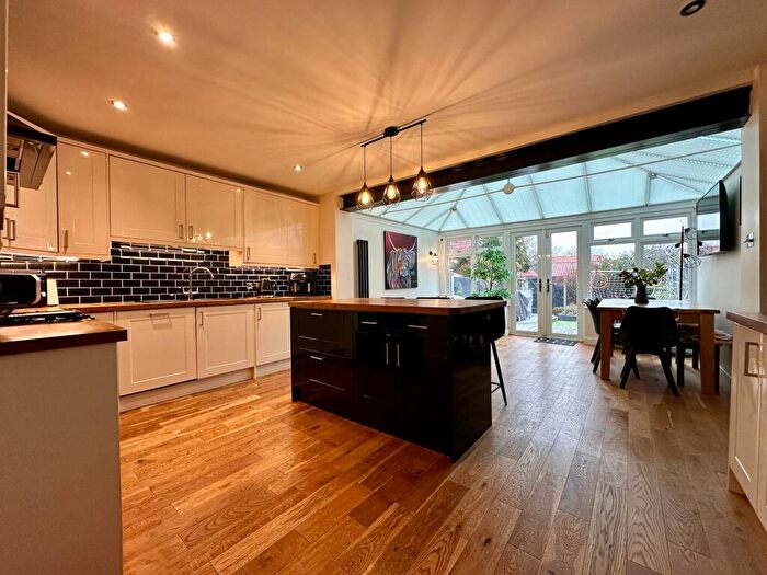 4 Bedroom Terraced House For Sale In Bramble Tye, Noak Bridge, SS15