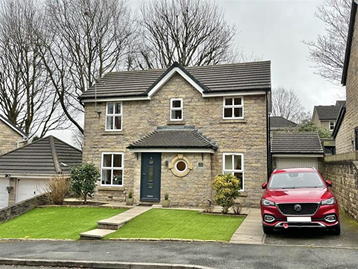 3 Bedroom Detached House For Sale In High Meadows, Glossop, SK13