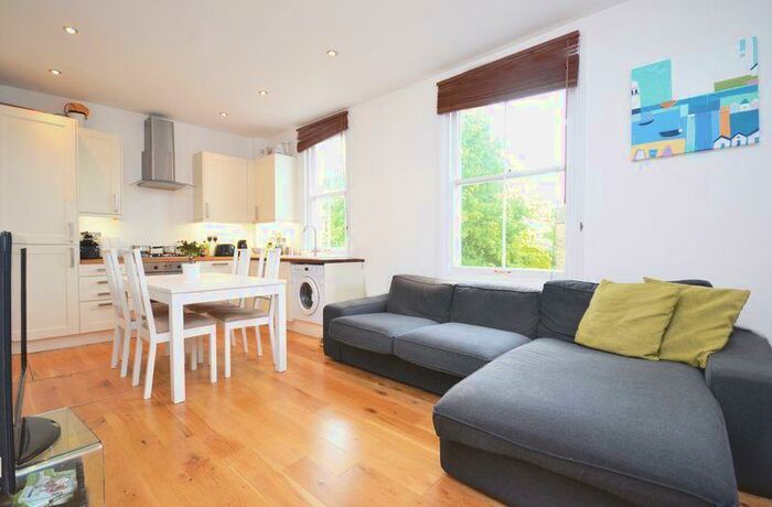 2 Bedroom Flat To Rent In Hazelbourne Road, Clapham South, London, SW12