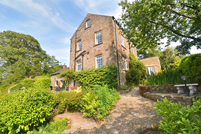 5 Bedroom Detached House For Sale In The Wash, Chapel-En-Le-Frith, SK23