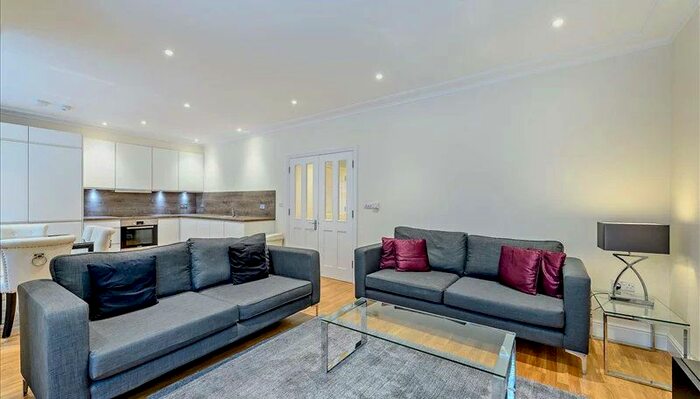 2 Bedroom Flat To Rent In Flat, London, W6