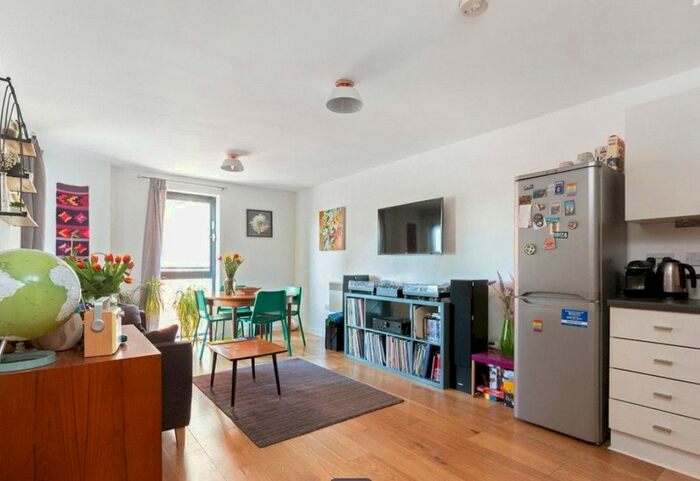 1 Bedroom Flat To Rent In Brisbane Road, London, E10