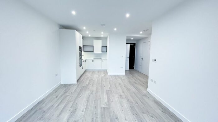 1 Bedroom Flat To Rent In Coster Avenue, N4