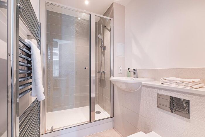 2 Bedroom Flat To Rent In Brumwell Avenue Woolwich, SE18