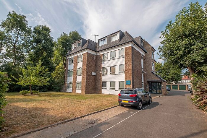 1 Bedroom Flat To Rent In Whitton Road, Twickenham, TW1