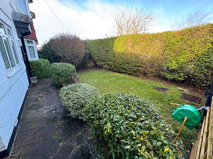2 Bedroom End Of Terrace House To Rent In The Fairway, London, NW7