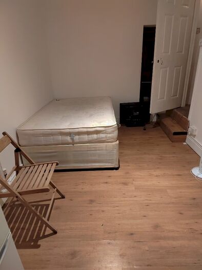 Studio To Rent In Regents Park Road, Finchley, London, N3