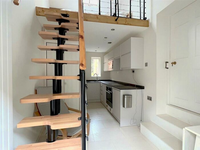 Studio To Rent In Back Street, Winchester, Hampshire, SO23