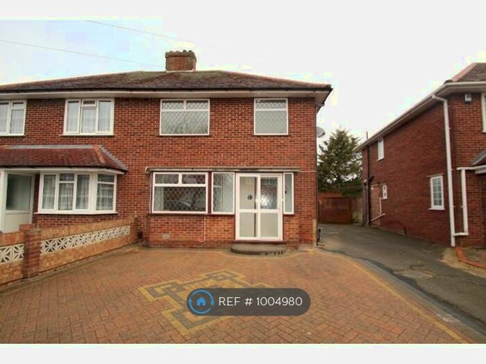 3 Bedroom Semi-Detached House To Rent In Townson Avenue, Northolt, UB5