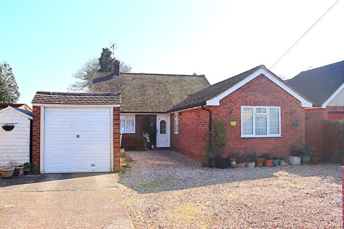 4 Bedroom Detached Bungalow For Sale In Canterbury Road, Farnborough, GU14