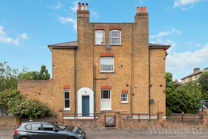 2 Bedroom Flat To Rent In Devonshire Road, London, SE23