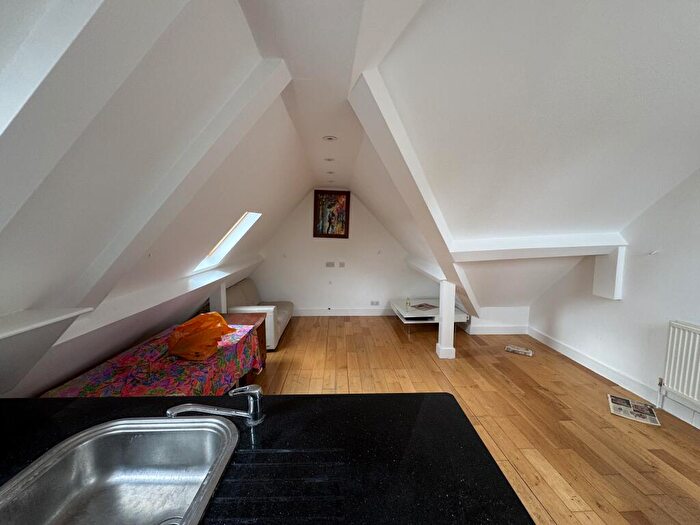 2 Bedroom Apartment To Rent In Station Approach, Stoneleigh, Epsom, KT19