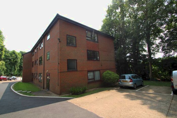 1 Bedroom Flat To Rent In Cock Lane, High Wycombe, HP13