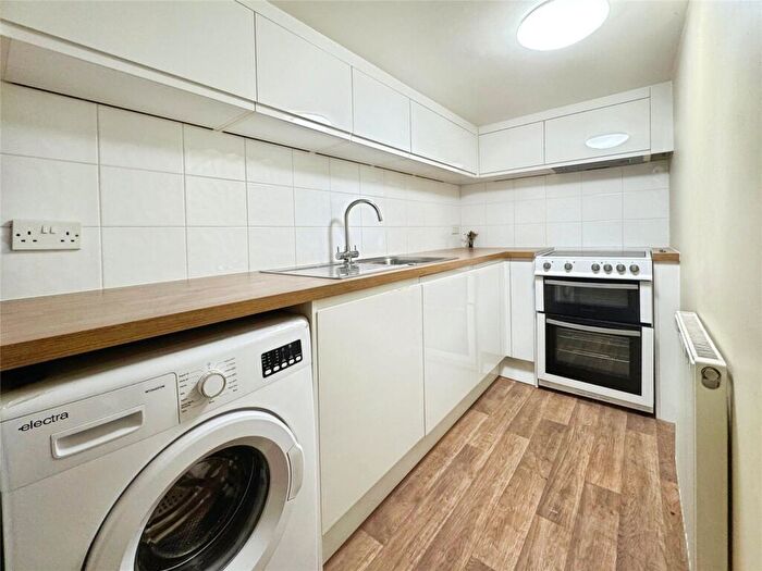2 Bedroom Apartment To Rent In Prospect Street, Caversham, Reading, Berkshire, RG4