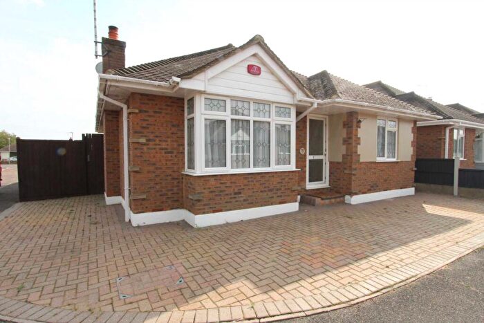 3 Bedroom Detached Bungalow To Rent In Burches Mead, Thundersley, SS7
