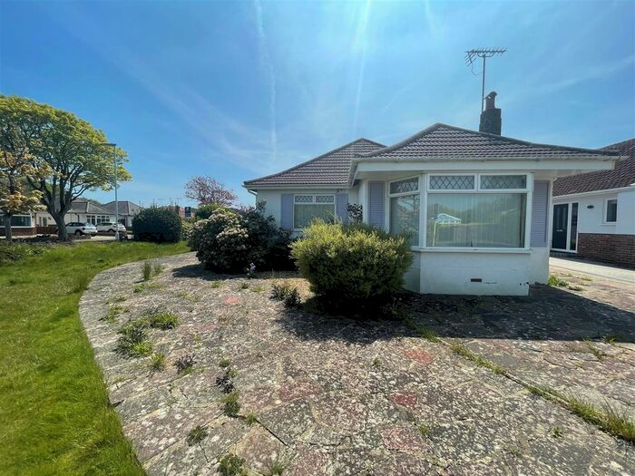 3 Bedroom Detached Bungalow To Rent In Thakeham Drive, Goring-By-Sea, Worthing, BN12