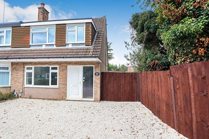 3 Bedroom Property To Rent In Vale Close, Harpenden, AL5