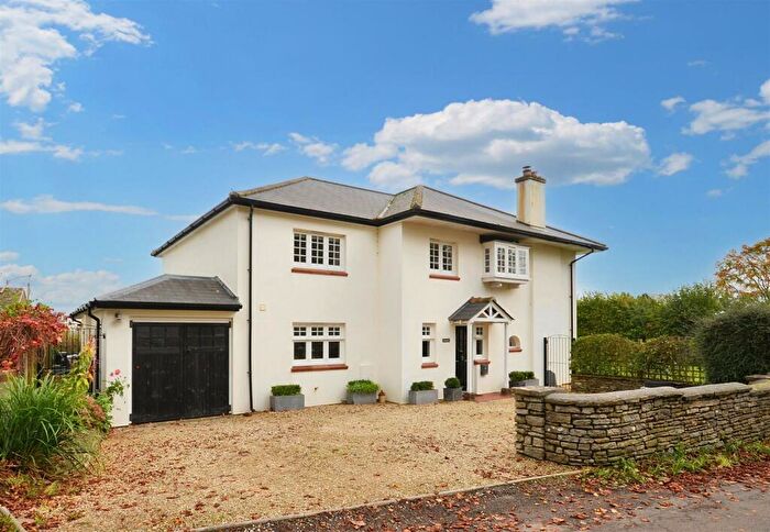 4 Bedroom Detached House For Sale In Park Grove, Stalbridge, DT10
