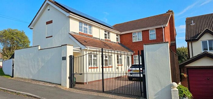 5 Bedroom Detached House To Rent In Holcombe Road, Holcombe, EX7