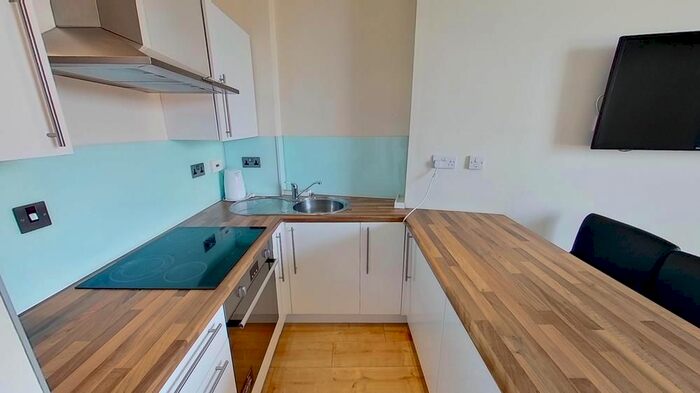 1 Bedroom Flat To Rent In Holburn Street, Top Floor, AB10