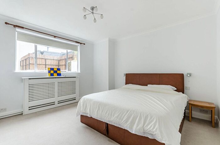 3 Bedroom Flat To Rent In Cromwell Road, South Kensington, London, SW7