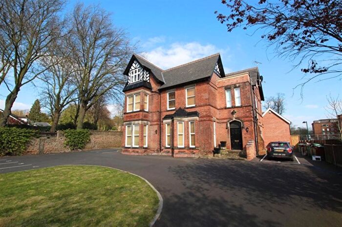 2 Bedroom Flat To Rent In Magdala Road, Nottingham, Nottinghamshire, NG3