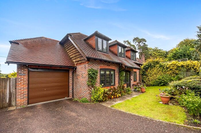 3 Bedroom Detached House For Sale In The Brackens, Storrington, RH20