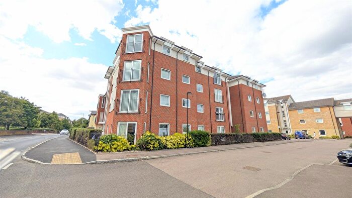 2 Bedroom Flat To Rent In Mistral Court, Bakers Close, St Albans, AL1