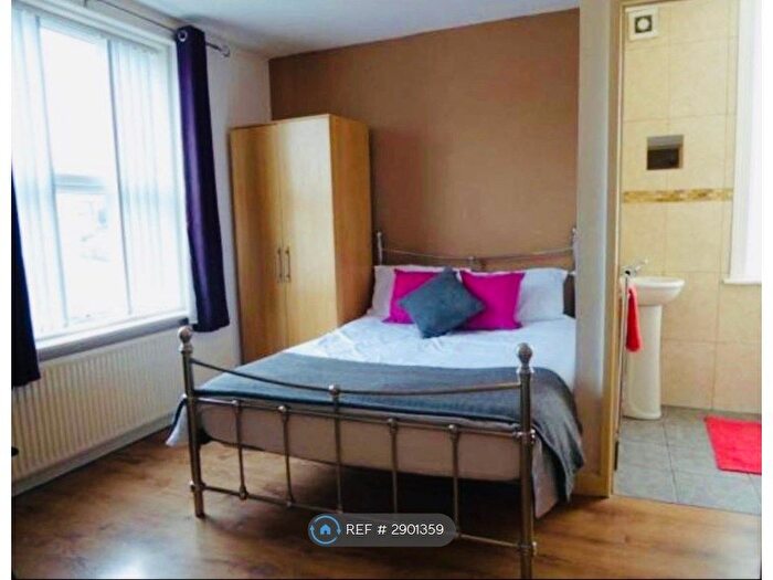 1 Bedroom End Terrace House To Rent In Fenton Road, Huddersfield, HD1