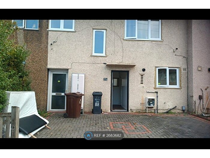 4 Bedroom Terraced House To Rent In Stevens Road, Dagenham, RM8