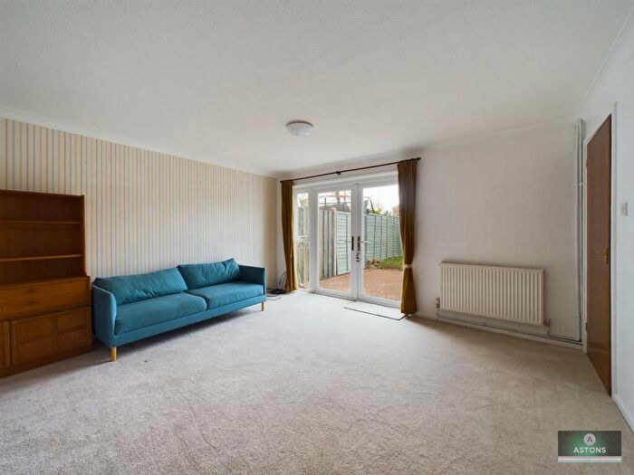 3 Bedroom Terraced House For Sale In Cuckfield Close, Bewbush, RH11