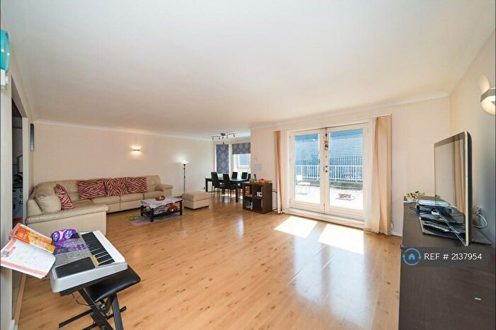 2 Bedroom Flat To Rent In Homer Drive, London, E14