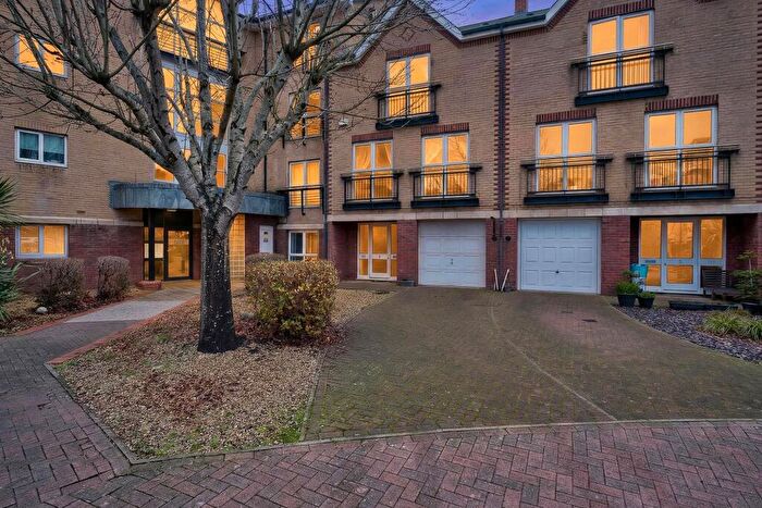3 Bedroom Property For Sale In Adventurers Quay, Cardiff, CF10