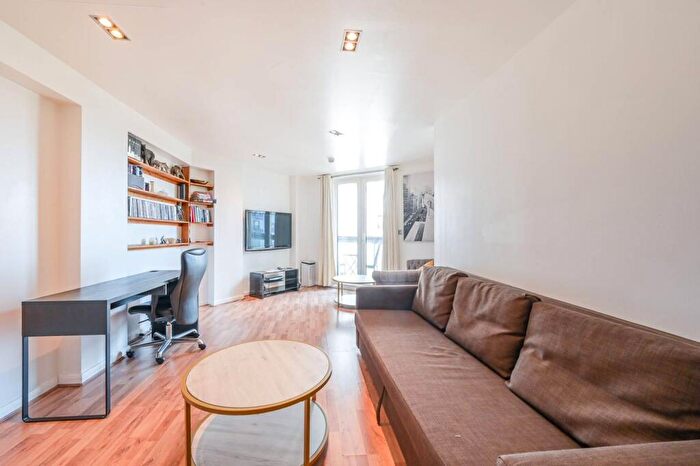 1 Bedroom Flat For Sale In City Tower, Canary Wharf, London, E14