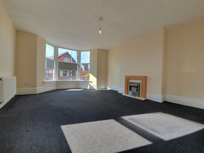 2 Bedroom Maisonette To Rent In Newton Drive, Blackpool, Lancashire, FY3