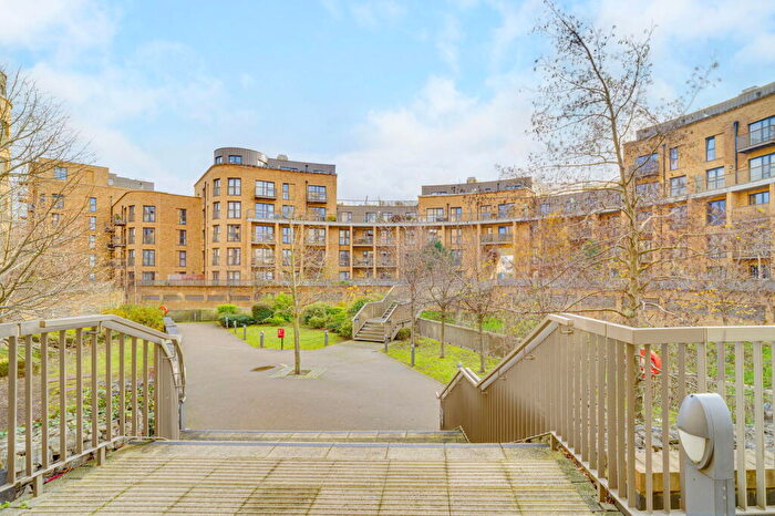 2 Bedroom Flat For Sale In Connersville Way, Croydon, CR0