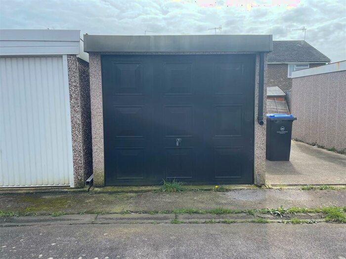 Garage / Parking To Rent In Edmonton Road, Worthing, BN13