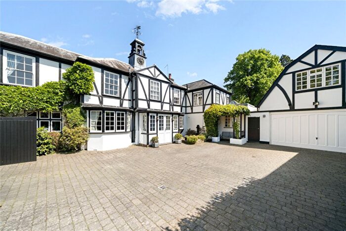 5 Bedroom Detached House For Sale In Halliford Road, Shepperton, TW17