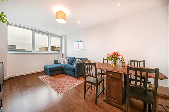 2 Bedroom Apartment To Rent In Romford Road, London, E15