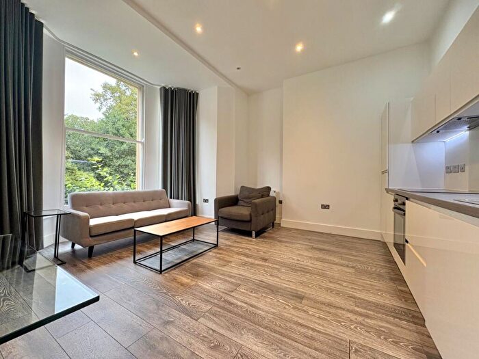2 Bedroom Flat To Rent In Cardigan Road, Headingley, Leeds, LS6